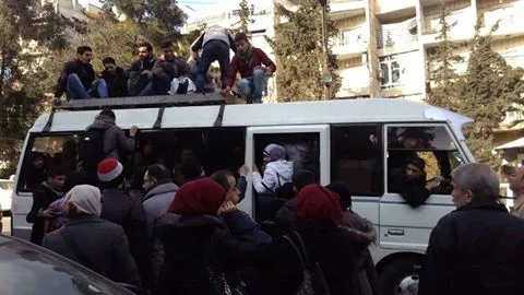 محافظة حلب توقف بطاقات المازوت وتُهدد السرافيس المخالفة بـ “الطرد” إلى الأرياف