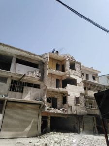 حملة ترحيل أنقاض .. ومعالجة حالة الأبنية الآيلة للسقوط في قطاع الأنصاري بمدينة حلب