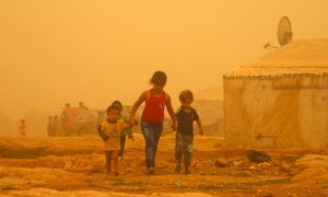 عاصفة غبارية ضخمة تسفر عن ضحايا في سوريا