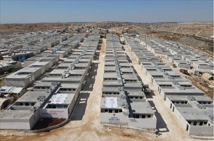 بعد تصريحاتها الأخيرة حول ترحيل مليون لاجئ سوري من أراضيها.. أنقرة تبدأ ببناء قرية جديدة شمالي حلب