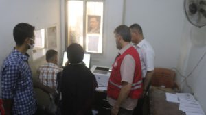 فريق الاستجابة القانونية في فرع الهلال الأحمر بدير الزور يساعد باستخراج الوثائق الشخصية للطلاب القادمين من مناطق سيطرة قسد