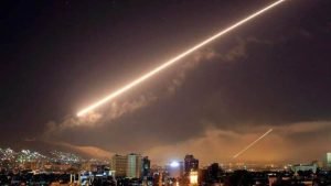 الدفاع الجوي يتصدى لعدوان إسرائيلي في سماء ريف دمشق (فيديو)