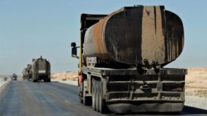 القوات الأمريكية تسرق حمولة 163 صهريجا من النفط السوري الخام وتهربها إلى العراق