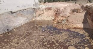 فوج إطفاء حماة لـ "سونا": تسرب مواد نفطية جراء تعرض أنبوب مخصص لنقل النفط للكسر أثناء عمليات حفر بحماة