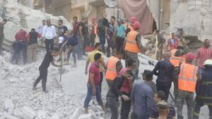11ضحية بانهيار بناء سكني مخالف في حي الفردوس بمدينة حلب